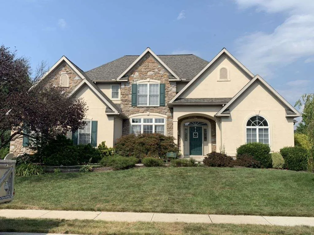 Reading - Weathered Wood CertainTeed 2