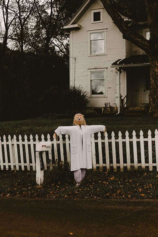 House Decorated for Halloween | Halloween ready roof